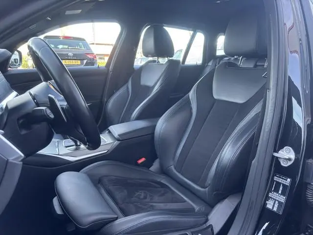 BMW 3-serie Touring 318i Business Edition | M Pakket | Sfeerverlichting | Apple Carplay | Parkeercam...
