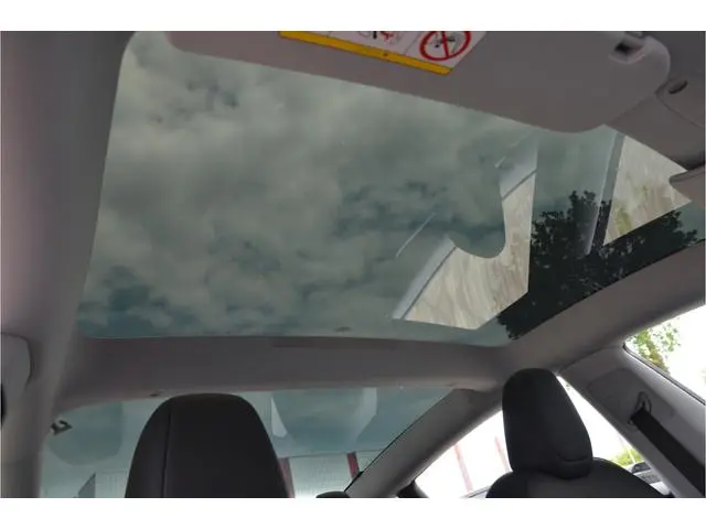 Tesla Model 3 RWD 60 kWh Premium Highland, AutoPilot4.0 (FSD 99,- p/mnd)