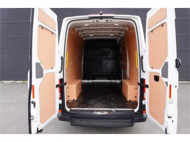 Volkswagen Crafter L3H3/L2H2 140pk Automaat Apple carplay Camera Parkeersensren 3-zits Cruise contro...