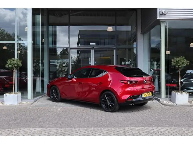 Mazda 3 2.0 e-SkyActiv-G M Hybrid 150 Homura Camera / Head-up / LED / Navi / Clima / Cruise