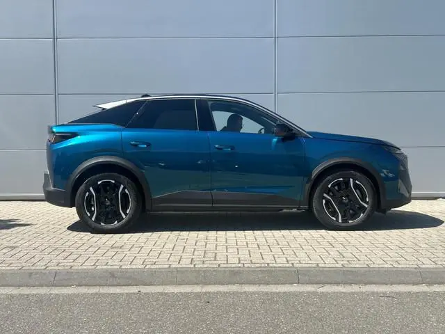 Peugeot e-3008