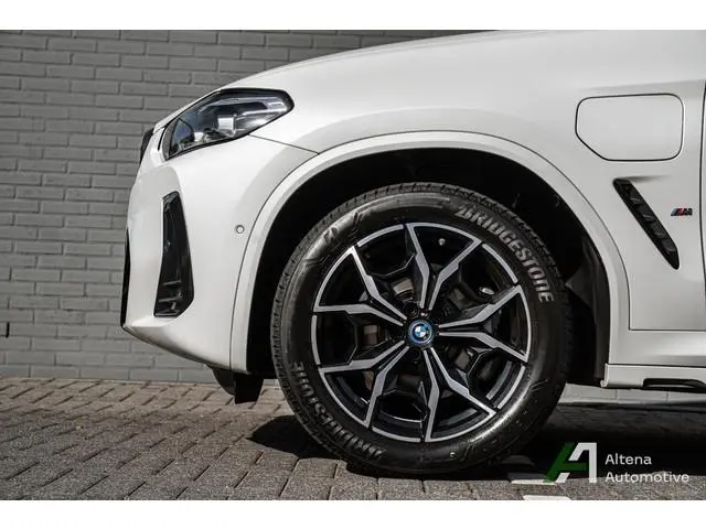 BMW X3 xDrive30e Trekhaak, M-sport, panoramadak, sportstoelen
