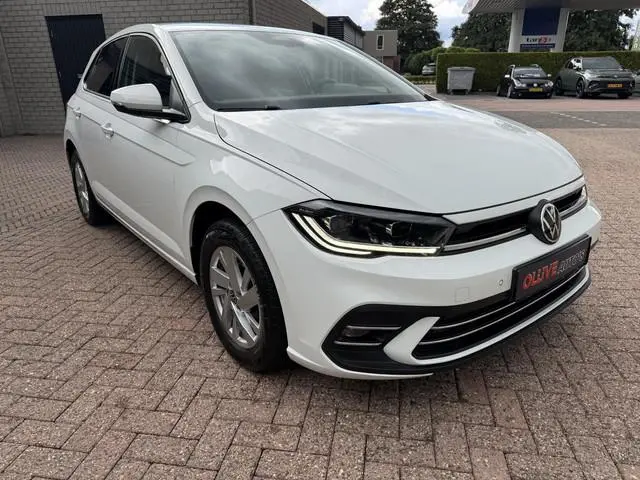 Volkswagen Polo 1.0 TSI Style Carplay/PDC/15"LM/70kw