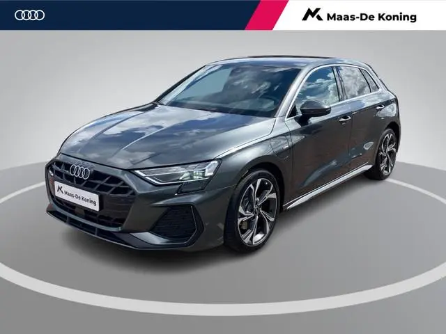 Audi A3 Sportback 40 TFSIe/204PK S Line · Camera  · Navigatie · Leder/stof · Garantie t/m 06-03-2029...