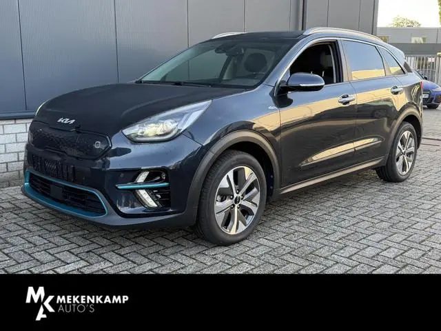 Kia e-Niro ExecutiveLine 64 kWh 17"/SOH 100%/Leder + memory/Schuif-kanteldak/Stuur + stoelverwarming...