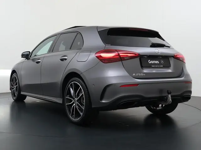Mercedes-Benz A-klasse 250 e Business Solution AMG