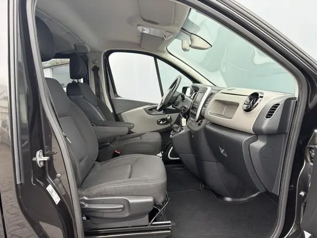 Nissan NV300
