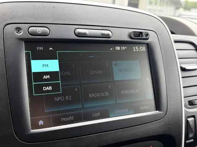Nissan NV300
