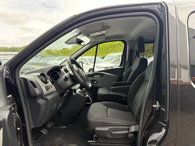 Nissan NV300