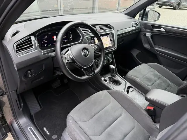 Volkswagen Tiguan 1.5 TSI ACT *!* R-LINE *!* PANODAK/ CAMERA/ VIRTUAL/ RADAR/ 19 INCH/ LED *!*