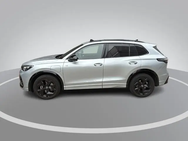 Volkswagen Tiguan 1.5 eHybrid 272pk DSG R-Line Edition · Panoramadak · Inklap. Trekhaak · 360 Camera...