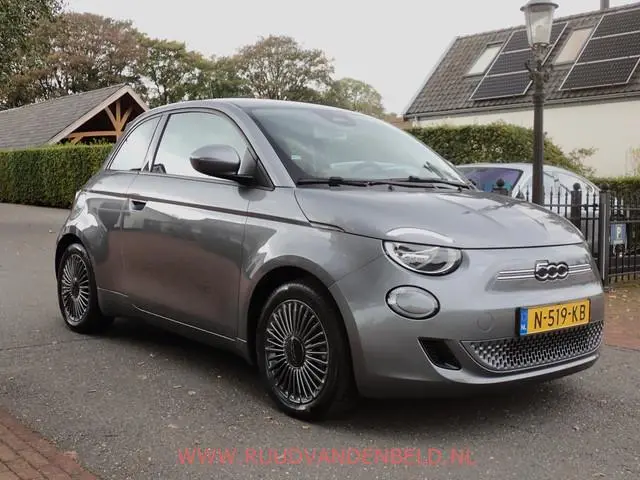 Fiat 500 42kWh 88%SOH PASSION CARPLAY / DAB / 16-INCH / CCS