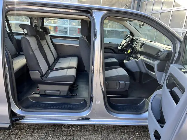 Peugeot Traveller