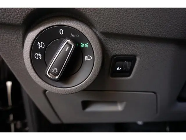 Volkswagen Transporter 2.0 TDI L2H1 28 Dubbele Cabine Highline Automaat Cruise Control Airco Navigat...