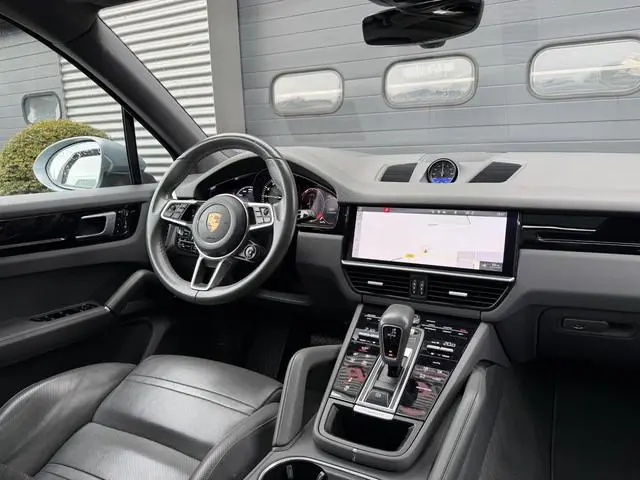 Porsche Cayenne 3.0 E-Hybrid Sport Chrono | Panoramadak | Camera | Head-Up Display | Stoelventilatie...