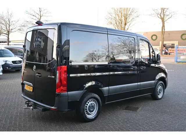 Mercedes-Benz Sprinter 214 CDI L1H1 FWD MBUX met camera, Trekhaak