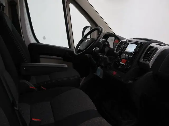 Fiat Ducato 30 2.3 MULTIJET 130 PK L2H1 *83.965 KM* + CAMERA | TREKHAAK | NAVIGATIE