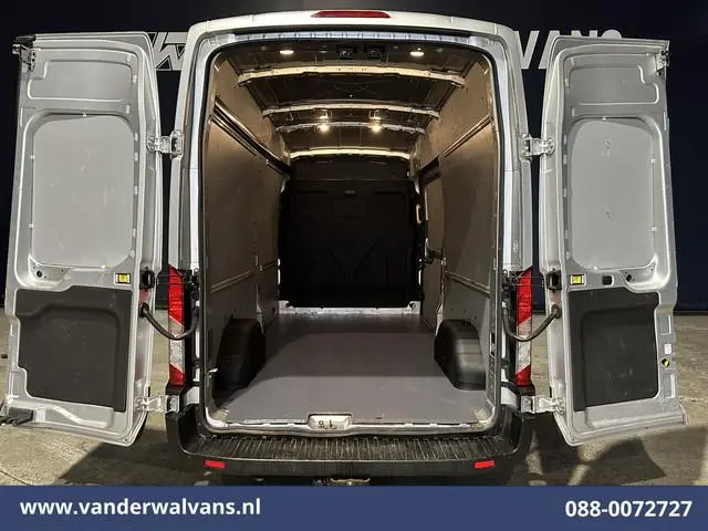 Ford Transit 2.0 TDCI 170pk L3H3 Euro6 Airco | Navigatie | 2500kg Trekhaak | Cruisecontrol Verwarmde...