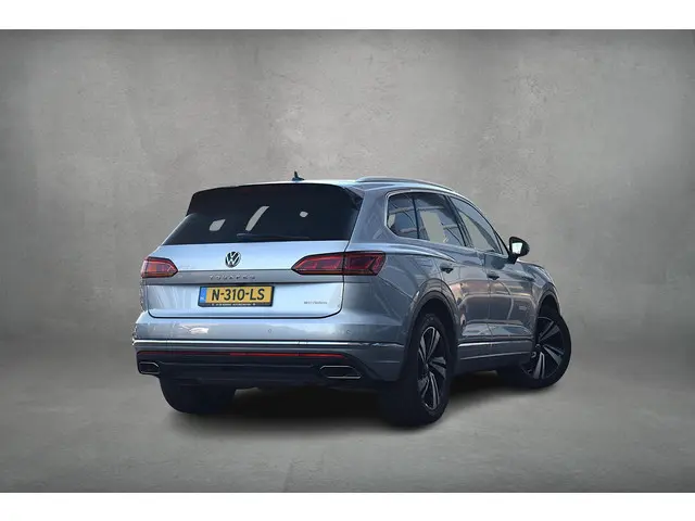 Volkswagen Touareg 3.0 TSi eHybrid 4MOTION | Trekhaak | Luchtvering | Pano | Leer | Memory