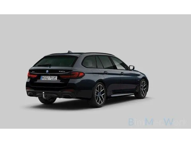BMW 5-serie Touring 530e xDrive High Ex. M-Sport |Pano|M-Seats|HUD|Laser|Trekhaak|19"