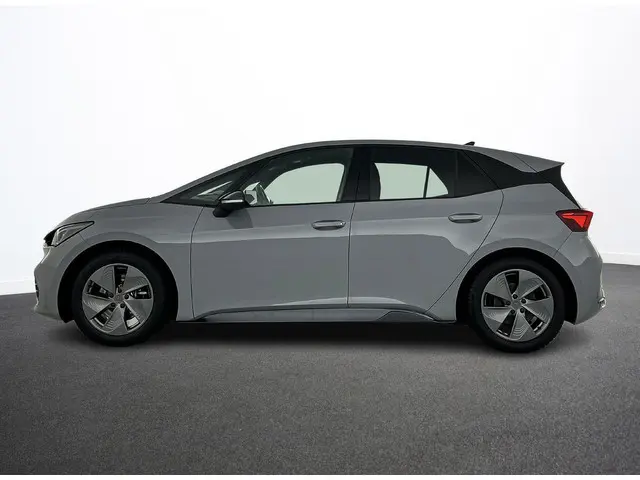 CUPRA Born Business 62 kWh Automaat | Navigatie | Apple Carplay/ Android Auto | Camera | Parkeersens...