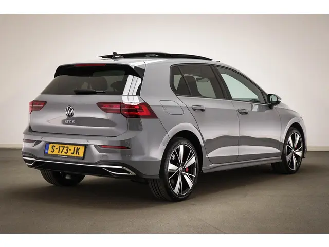 Volkswagen Golf 1.4 eHybrid GTE SOH 92% | WINTER PACK | PANORAMADAK | HEAD UP | STUURVERWARMING | PA...
