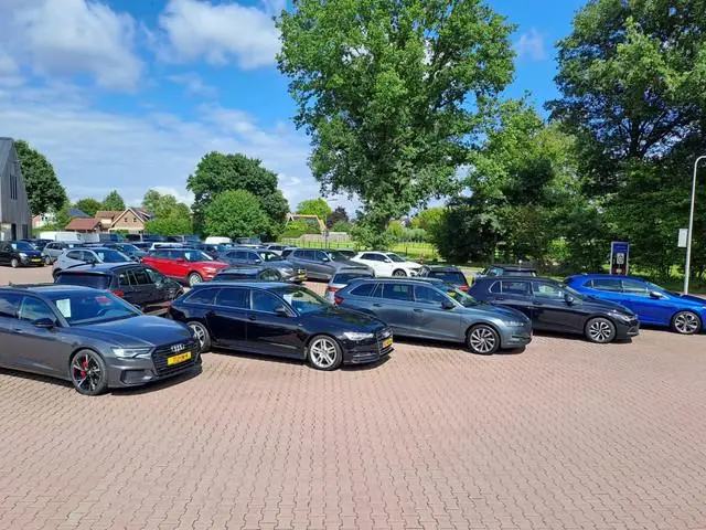 BMW 3-serie Touring 330e M-Sport Touring Plus | LED | Pano | Trekhaak | Stoelverwarming | Shadow-Lin...