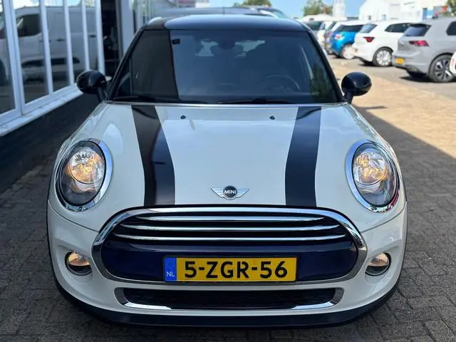 MINI 5-Deurs 1.5 Cooper Chili | Bluetooth | Stoelverwarming | Sfeerverlichting | Navi