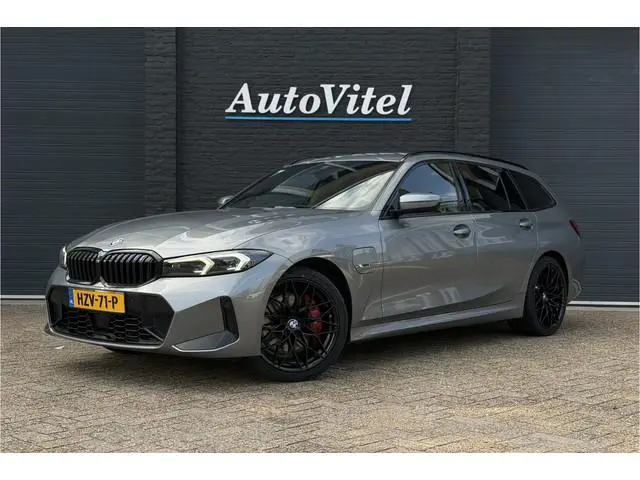 BMW 3-serie Touring 330e M-Sport Pro | Widescreen | Memory | Camera | Laserlight | Adaptive Cruise