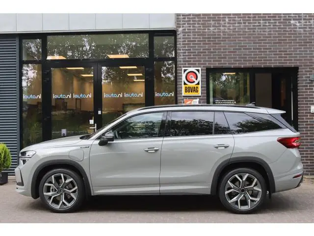 ŠKODA Kodiaq 1.5 TSI PHEV Sportline Business Matrix LED/ACC/Keyless/Camera/20"/Elek. stoel/Trekhaak...