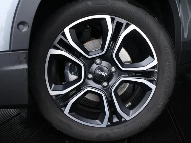 Jeep Avenger Summit 54 kWh | Full LED | Stoelverwarming | Voorruit verwarming | ACC