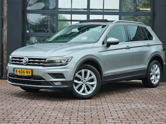 Volkswagen Tiguan 2.0 TSI 4MOTION Highline | Automaat | Pano | LED | Navi | App-connect | Camera | A...