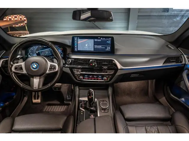 BMW 5-serie Touring 530e Executive M Sport | Standkachel | Dealer Onderhouden