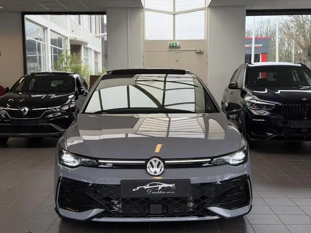 Volkswagen Golf 1.5 eTSI R-Line / Pano / Head-up / Keyless /