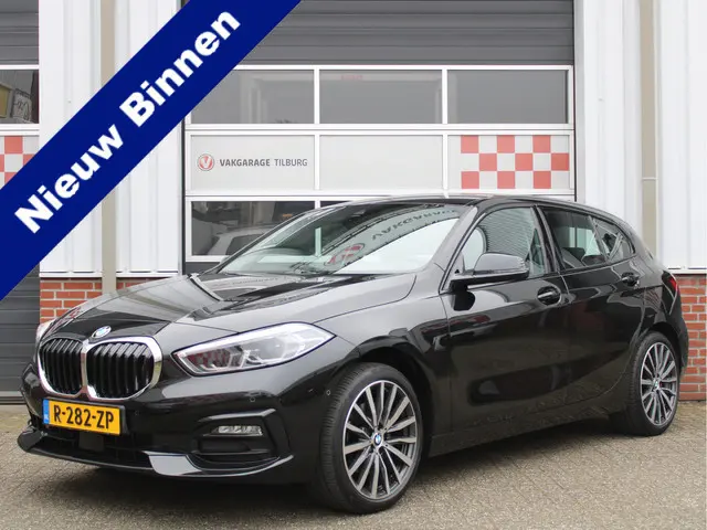 BMW 1-serie 118i Business+ Sport Automaat /Navigatie/Camera/Leder/Stoelverwarming/PDC/18'LM/LED/Lane...