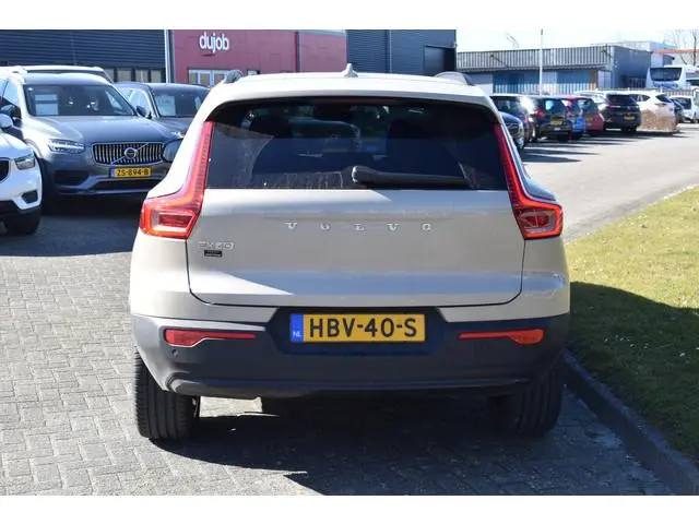 Volvo EX40