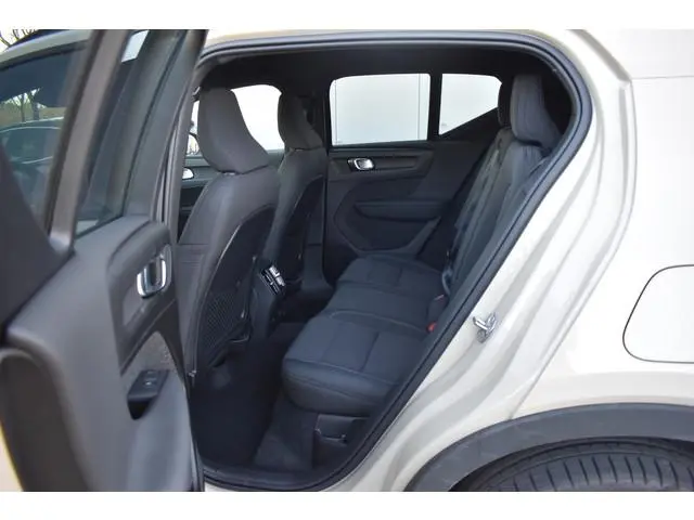 Volvo EX40