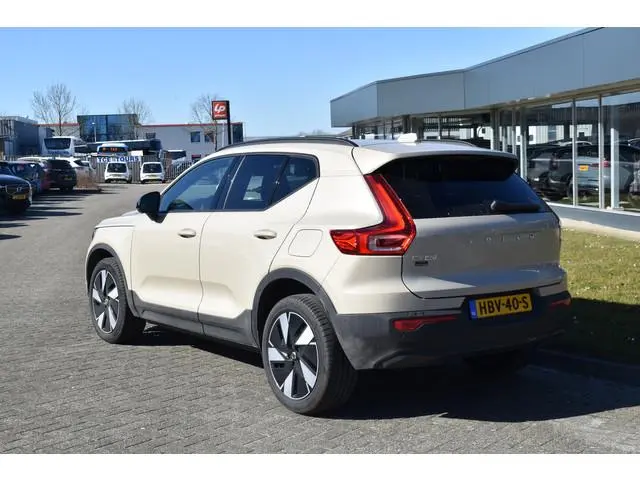 Volvo EX40