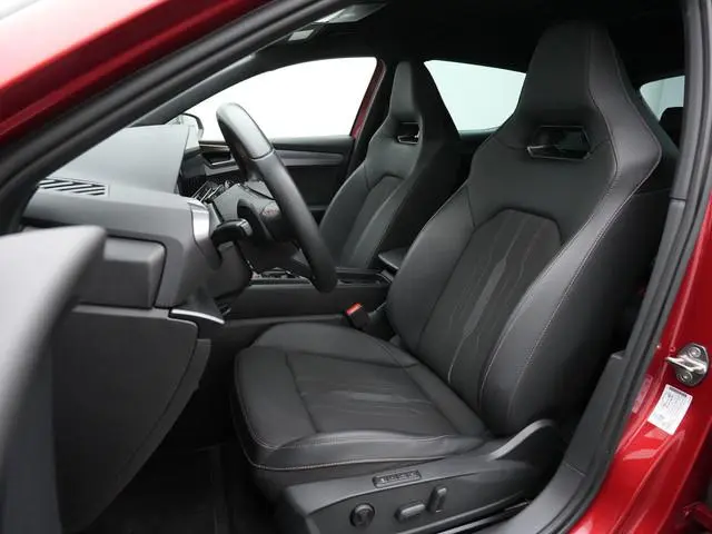 CUPRA Leon 1.4 eTSI 245 pk VZ | Kuipstoelen | Achteruitrijcamera | Adaptive Cruise | Stuur-/stoelver...