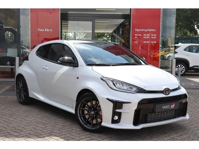 Toyota Yaris 1.6 GR Performance, Milltek uitlaat, Extra's! Stoelverlaging