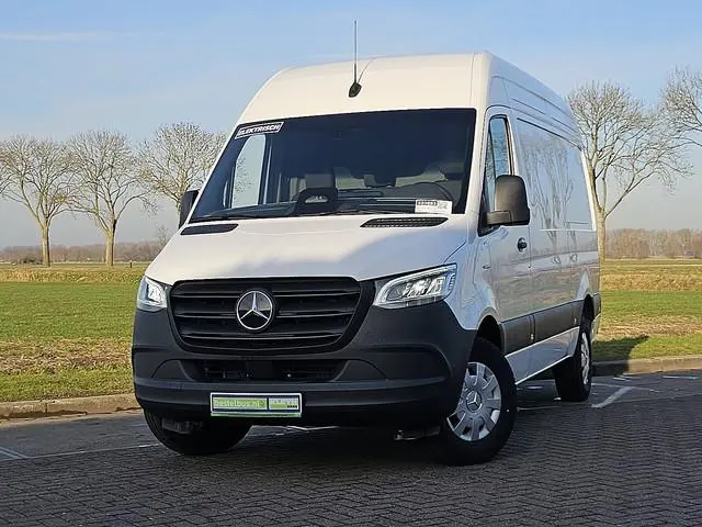 MERCEDES-BENZ ESPRINTER 81kwh 300kmwltp l2h2