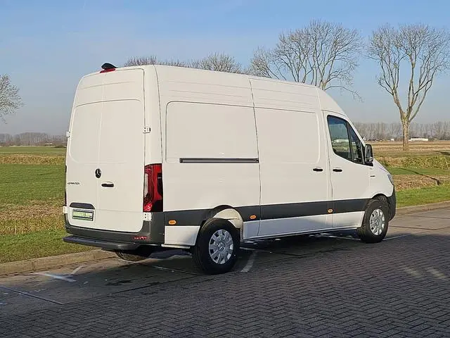 MERCEDES-BENZ ESPRINTER 81kwh 300kmwltp l2h2
