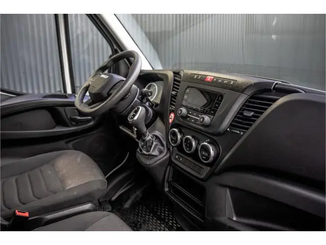 Iveco **Daily 35S16 | 160 PK |  L2H2 | Automaat | 3-Zits | Climate | Airco**