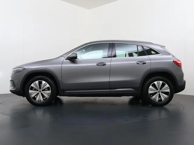 Mercedes-Benz EQA 250+ Business Solution | Progressive Advanced Pakket | Trekhaak | DISTRONIC Afstan...