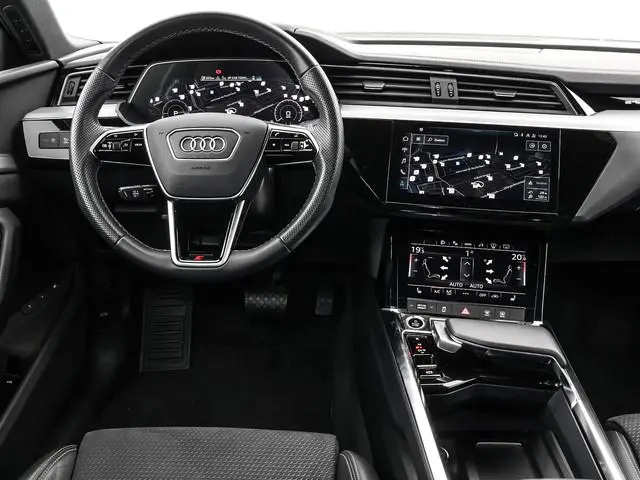 Audi e-tron 55 408pk Quattro S edition 95 kWh · SOH 98,3% · Camera · Luchtvering · Navigatie · Head-...