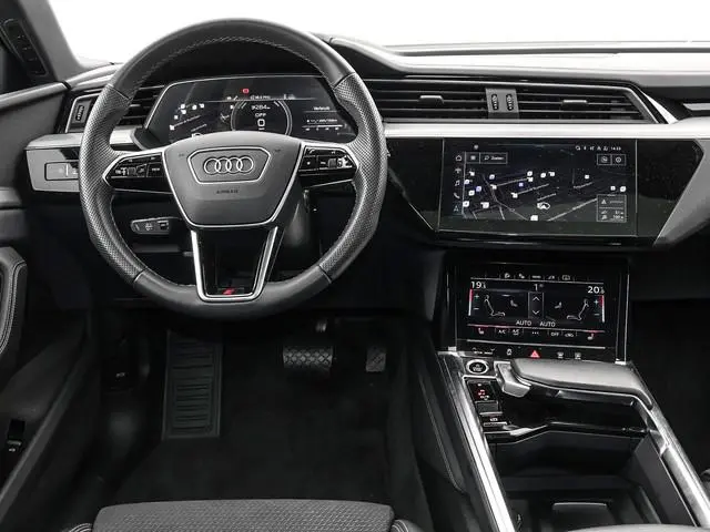 Audi e-tron 55 Quattro 408pk 95 kWh S Edition · SOH 91,7% · Panoramadak · Camera · Luchtvering · Afn...