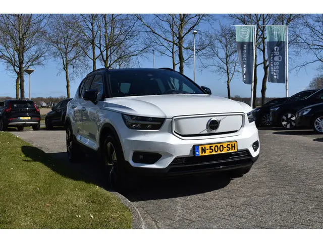 Volvo XC40 Recharge Pro | Panodak | H&K | ACC | All seasons | Stuurverwarming | 360 Camera