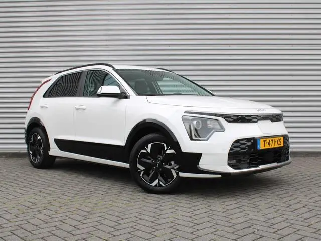 Kia Niro EV Edition 64.8 kWh | Stuur-/stoelverwarming | Camera | Cruise adapt. | Navi | 17" LM | Cli...