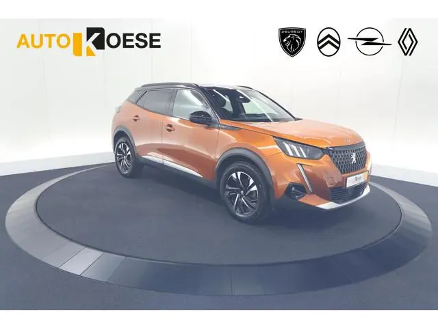 Peugeot 2008 PureTech 130 GT Pack | Leer-pakket | Camera | Dodehoekdetectie | Apple Carplay | Stoelv...