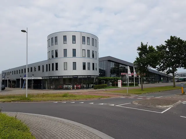 Fiat 500 Icon 42 kWh Navigatie Panoramadak PDC ! 2e Paasdag geopend van 12.00 tot 17:00u !